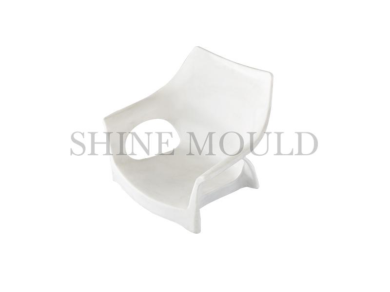 What should be paid attention to in the production of chair molds?